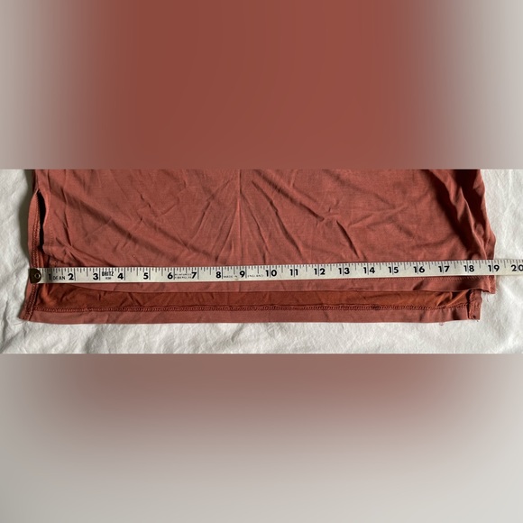 Copper colored t-shirt, jiggly fabric - Picture 13 of 13